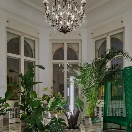 The Benjamin House Hotel